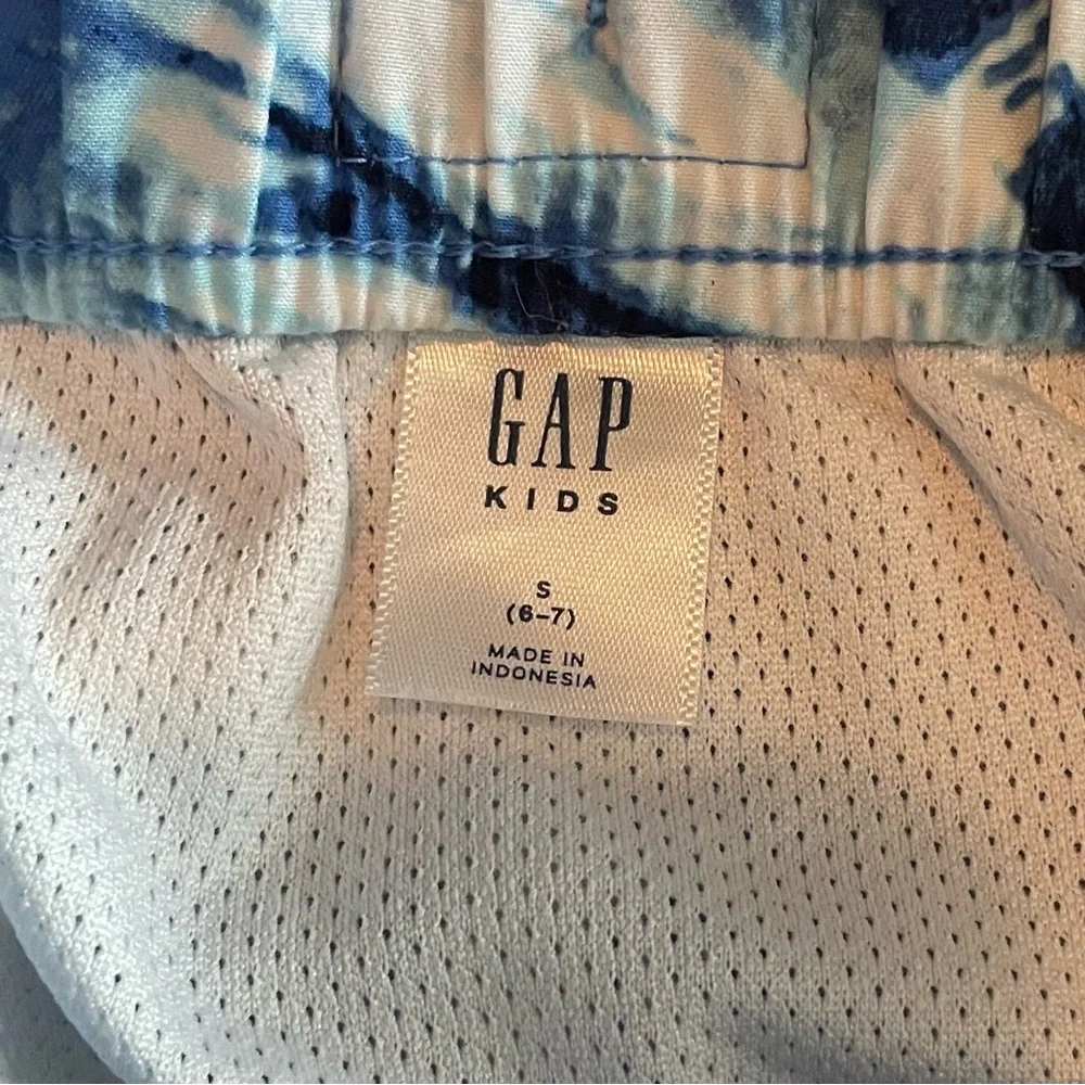 GAP Surf Boys Swim Trunks Blue Tie Dye Board Shorts Elastic Waist Size 6-7 Sm
